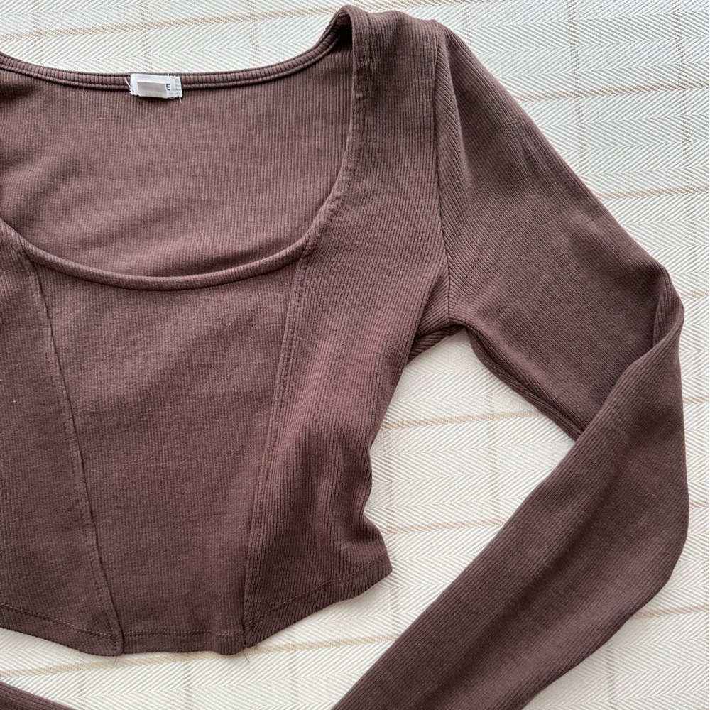 Garage Crop Long Sleeve